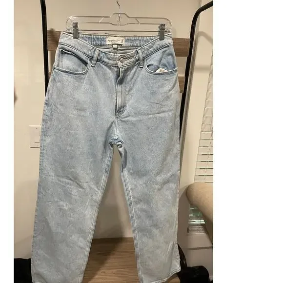 Abercrombie & Fitch Curve Love 90s Relaxed High Rise Jeans Denim - Picture 2 of 4